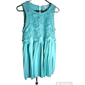 Hayden mint/seafood crochet top pleated bottom small